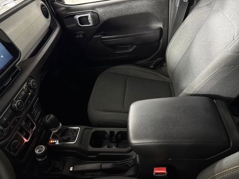 Used 2024 Jeep Gladiator Sport image 17