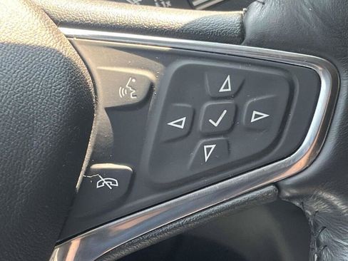 Used 2019 Chevrolet Equinox LT FWD image 30
