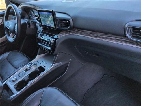 Used 2023 Ford Explorer Limited image 22
