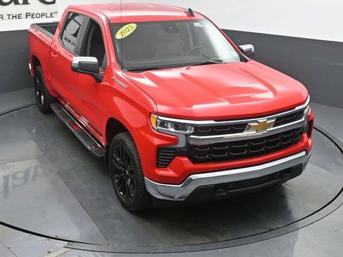 Used 2025 Chevrolet Silverado 1500 LT w/ Leather Package AWD/4WD image 46