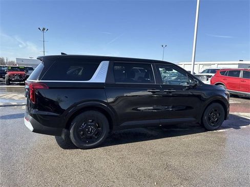 New 2026 Kia Carnival LXS image 2