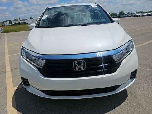 Used 2024 Honda Odyssey Touring image 2
