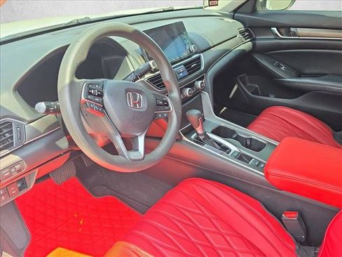 Used 2018 Honda Accord LX image 9