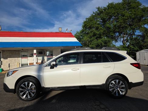 Used 2015 Subaru Outback 3.6R Limited AWD/4WD image 3