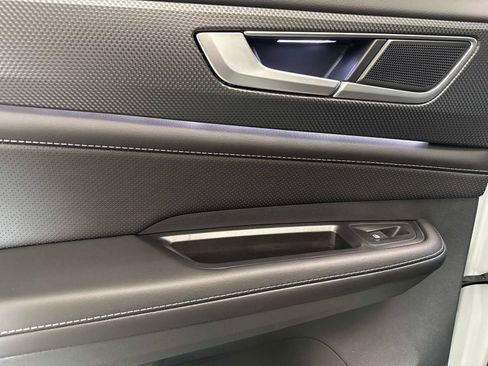 New 2026 Volkswagen Atlas Cross Sport SEL R-Line image 12