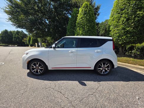 Used 2021 Kia Soul GT-Line image 2