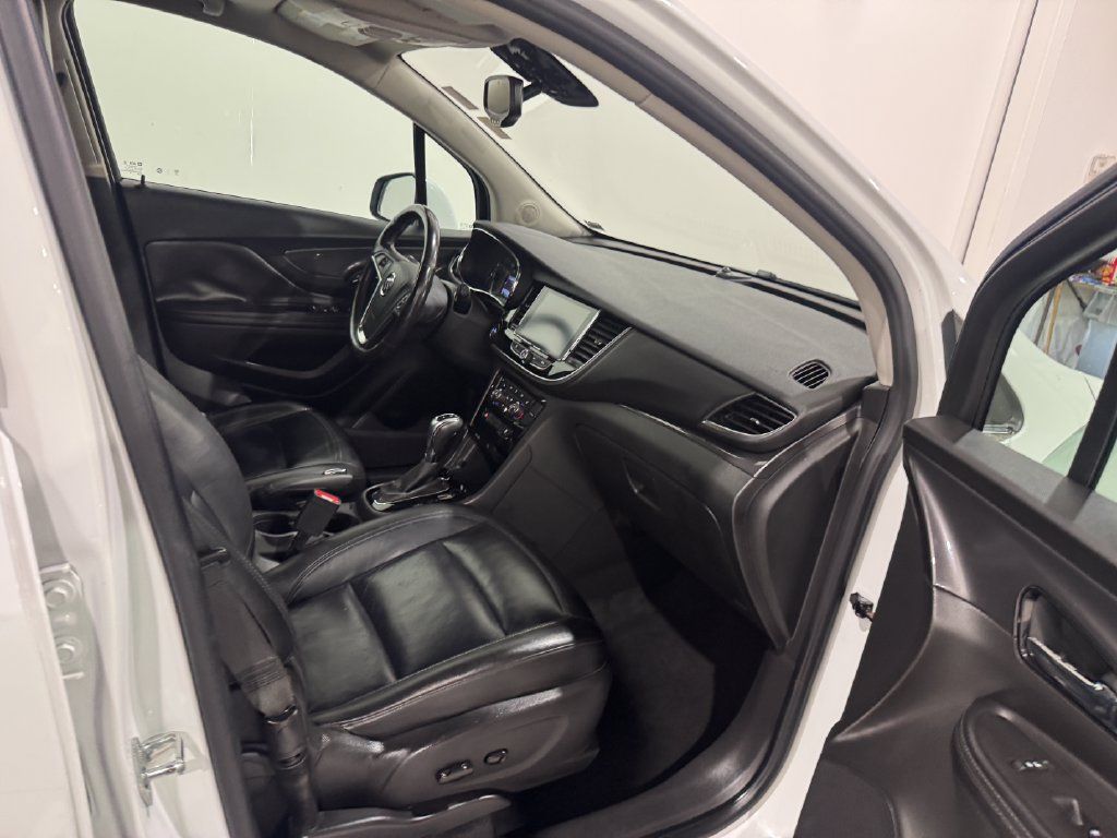 Used 2019 Buick Encore Essence FWD image 24