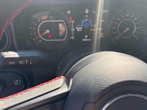 Used 2024 Jeep Wrangler Rubicon w/ Safety Group image 19