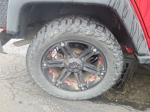 Used 2015 Jeep Wrangler Unlimited Sport w/ Connectivity Group image 8