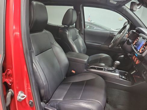Used 2022 Toyota Tacoma TRD Sport image 26