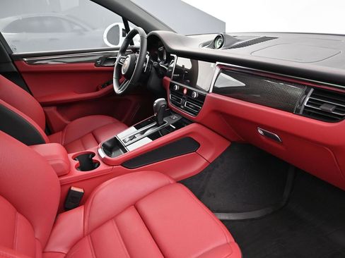 Certified 2026 Porsche Macan AWD/4WD image 14