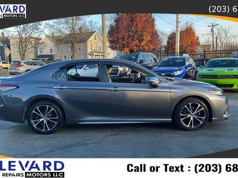 Used 2019 Toyota Camry SE image 7