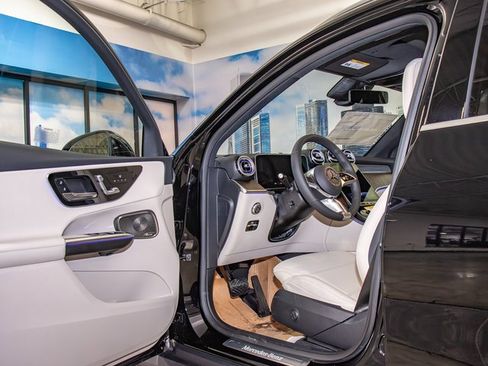 New 2026 Mercedes-Benz GLC 300 4MATIC image 13