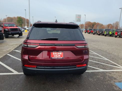 New 2025 Jeep Grand Cherokee 4WD image 13