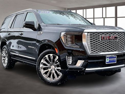 Used 2021 GMC Yukon Denali image 3