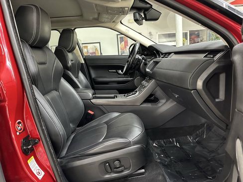 Used 2019 Land Rover Range Rover Evoque HSE AWD/4WD image 17