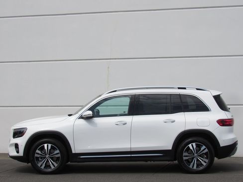 New 2025 Mercedes-Benz GLB 250 4MATIC image 4