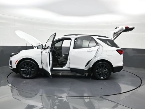Used 2023 Chevrolet Equinox RS image 33