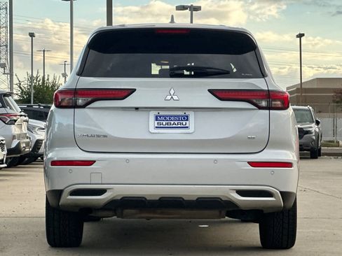 Used 2024 Mitsubishi Outlander SE image 4