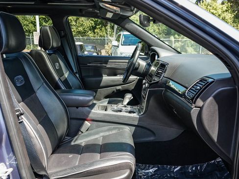 Used 2020 Jeep Grand Cherokee Overland RWD image 16