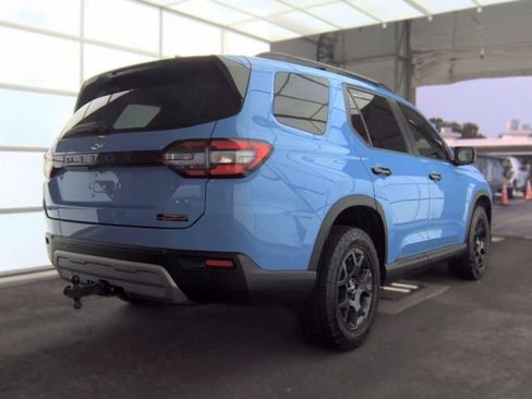 Used 2024 Honda Pilot TrailSport image 4
