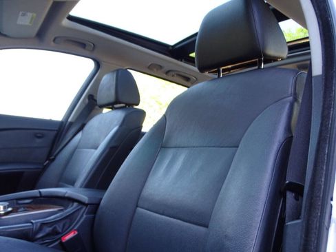 Used 2007 BMW 530xi Wagon image 35