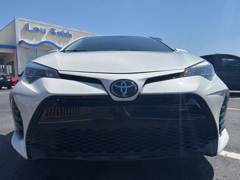 Used 2017 Toyota Corolla SE w/ SE Premium Package image 2