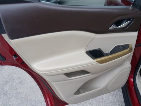 Used 2019 GMC Acadia Denali w/ Technology Package image 10