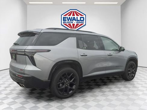 Certified 2026 Chevrolet Traverse RS w/ LPO, Floor Liner Package AWD/4WD image 6