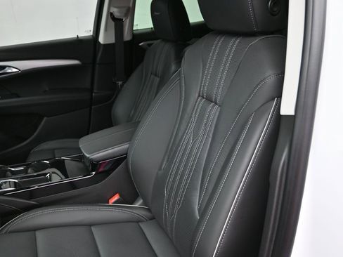 Certified 2024 Buick Envision Avenir image 12