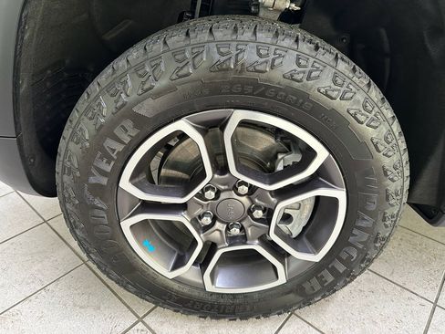 Used 2023 Jeep Grand Cherokee Trailhawk image 16