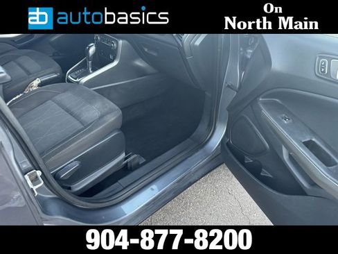 Used 2018 Ford EcoSport SE w/ SE Convenience Package image 13