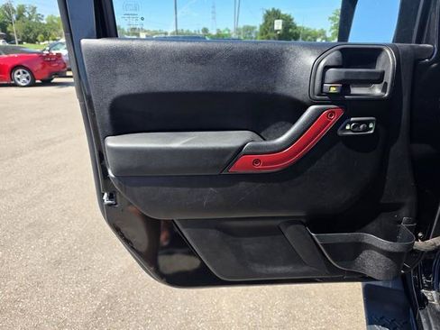 Used 2013 Jeep Wrangler Unlimited Sahara w/ Connectivity Group AWD/4WD image 11