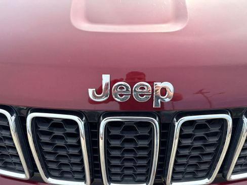 Used 2020 Jeep Grand Cherokee Limited AWD/4WD image 11