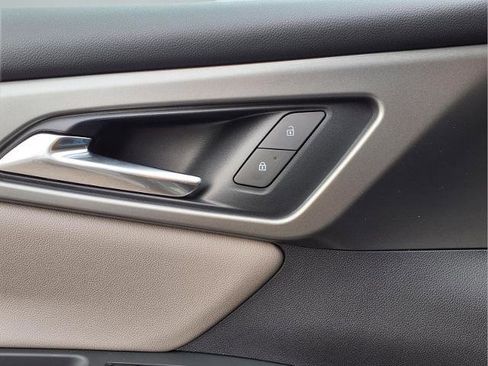 Used 2025 Chevrolet Traverse LT w/ LPO, Floor Liner Package image 17