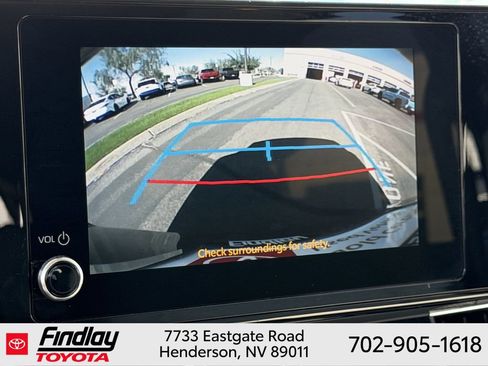 Certified 2025 Toyota Sienna LE FWD image 26