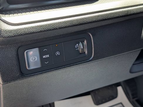 Used 2024 Chevrolet Traverse LS FWD image 23