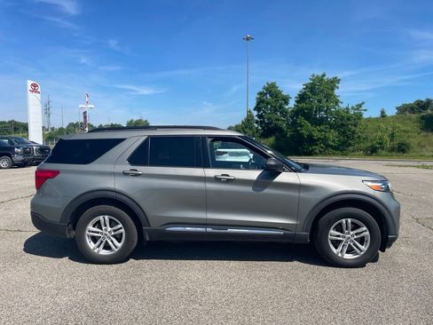 Used 2020 Ford Explorer XLT w/ Comfort Package AWD/4WD image 5