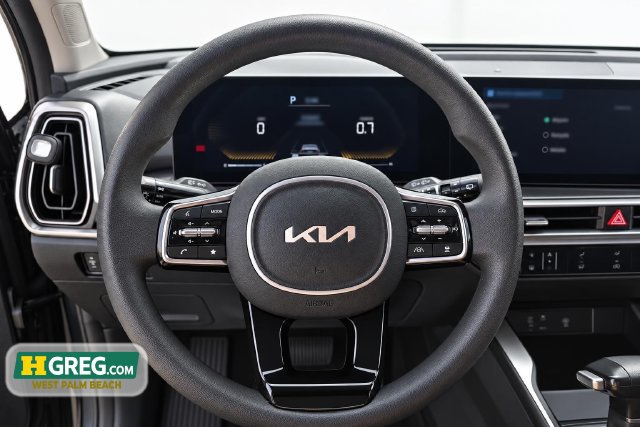 Used 2024 Kia Sorento LX FWD image 13
