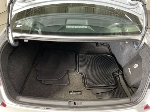 Used 2018 Volkswagen Passat 3.6 FWD image 25