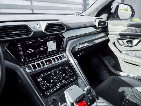 Used 2024 Lamborghini Urus Performante image 71