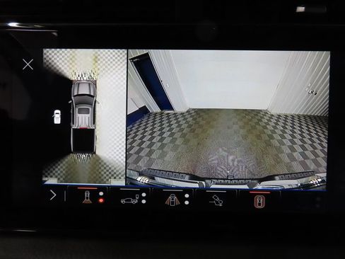 Used 2025 GMC Sierra 1500 Denali AWD/4WD image 17