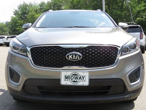 Used 2018 Kia Sorento LX w/ LX V6 Convenience Package AWD/4WD image 2