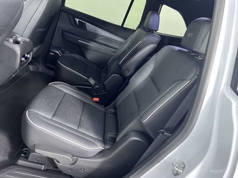 Used 2026 Buick Enclave Sport Touring w/ Power Package FWD image 25