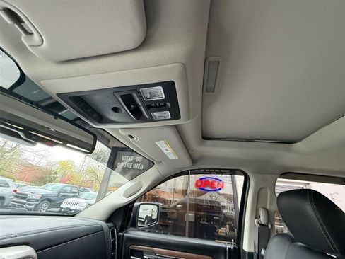 Used 2017 RAM 1500 Laramie w/ Convenience Group AWD/4WD image 24