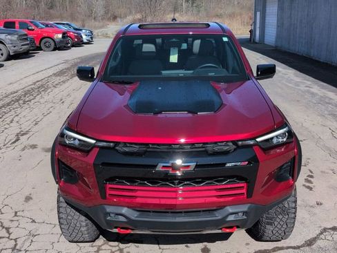Used 2025 Chevrolet Colorado ZR2 w/ Technology Package image 23