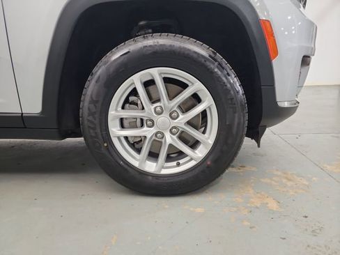 Used 2021 Jeep Grand Cherokee L Laredo w/ Luxury Tech Group I image 44