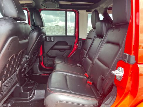 Used 2019 Jeep Wrangler Unlimited Rubicon AWD/4WD image 37