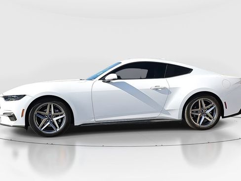 Used 2025 Ford Mustang Premium RWD image 8