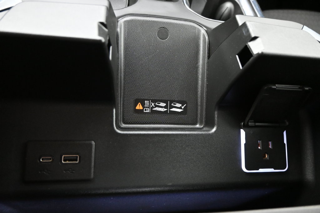 Used 2024 Chevrolet Silverado 1500 RST AWD/4WD image 31